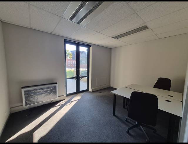 555M² OFFICE TO LET IN SANDTON CENTRAL